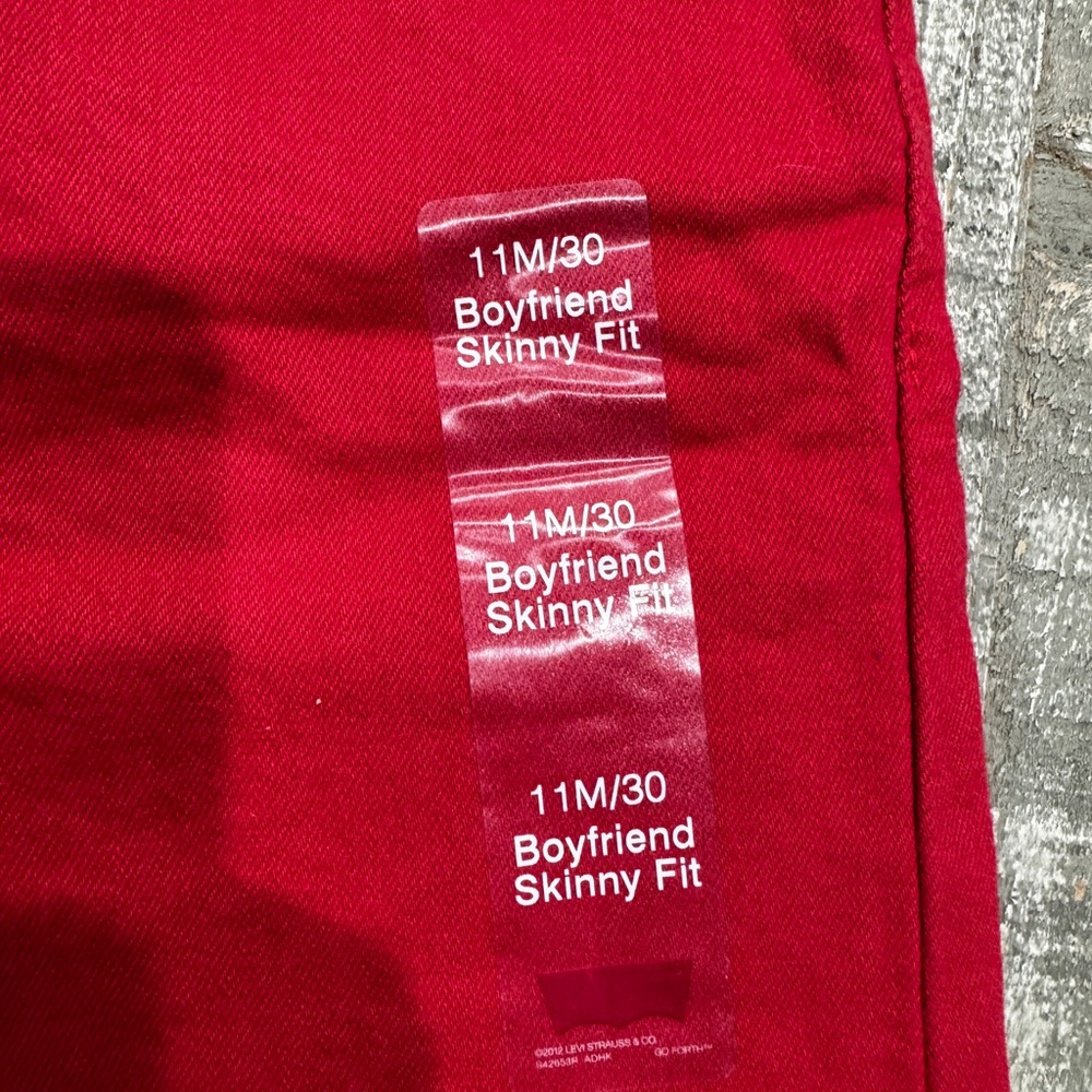 Levi’s red jeans